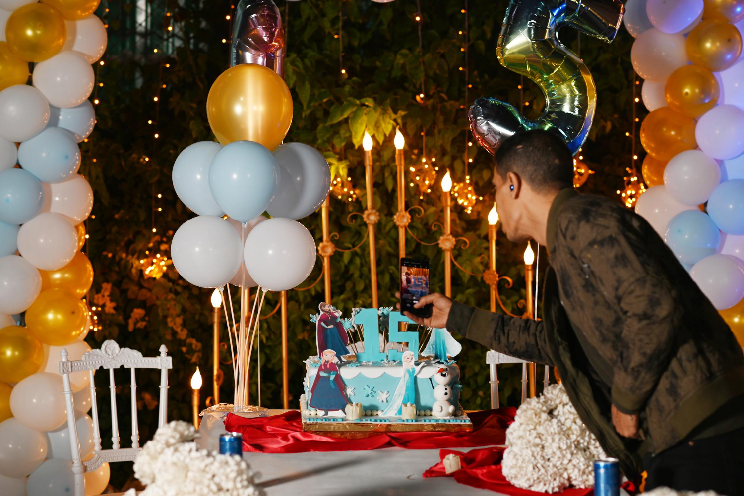 birthday-outdoor-before-party-balloons-cake