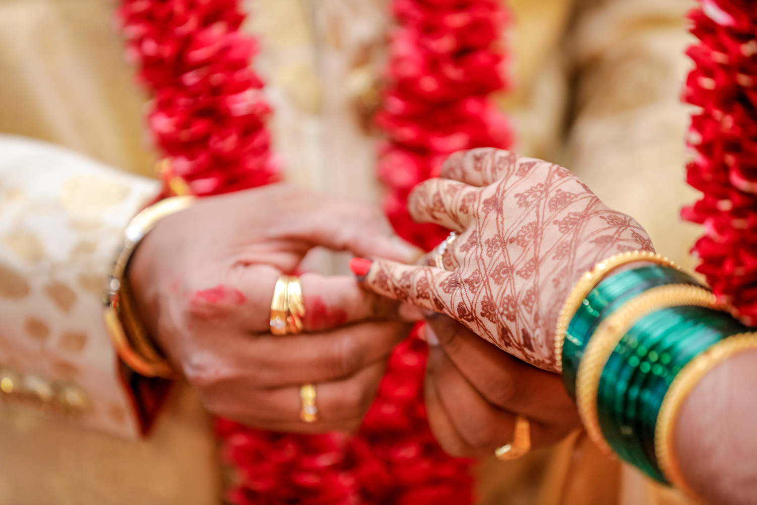 bride-groom-hands-indian-wedding